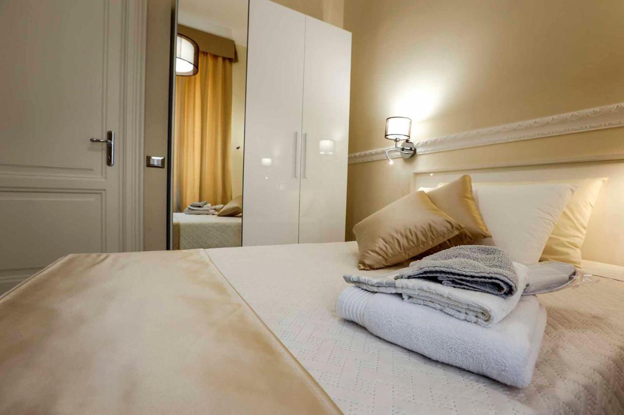 Camera Singola con Bagno Privato Esterno